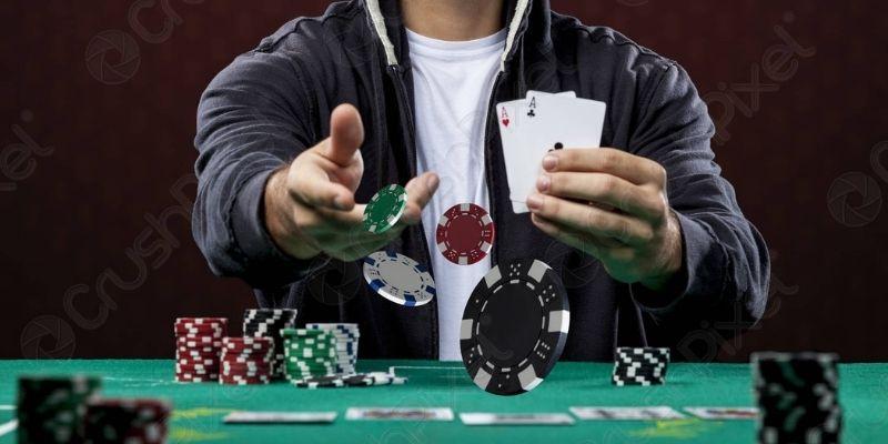 Mỗi hành động trong Poker đều có tên gọi riêng