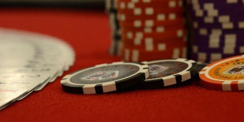 Đã chơi poker là phải chơi cho khô máu, thắng cho thật đậm